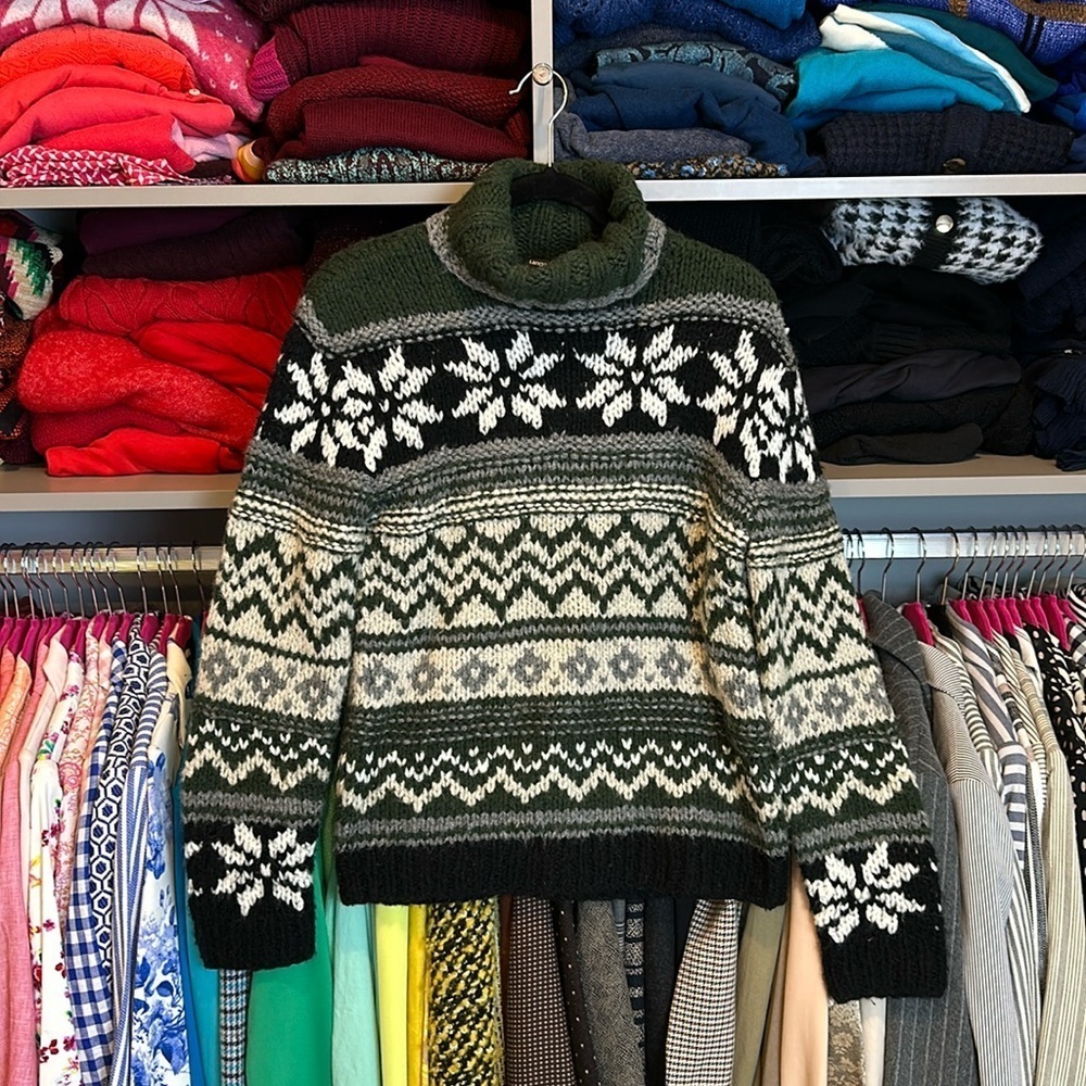 Tangents green/black/white print long sleeve turtleneck sweater size M